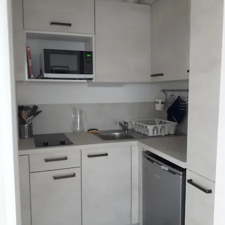 Joli Entre La Et La Apartamento Hyères