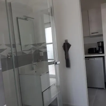 Apartamento Joli Entre La Et La Hyères