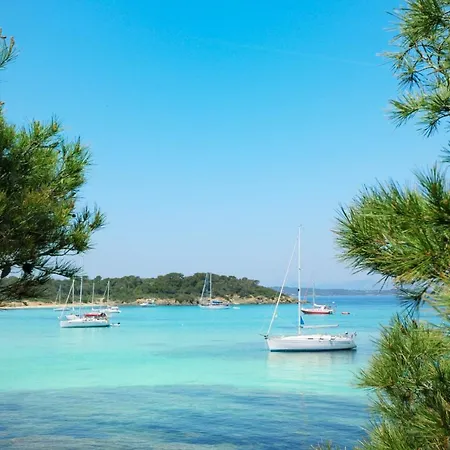 Apartament Joli Entre La Et La *