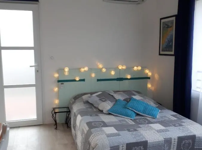 Joli Entre La Et La Appartamento